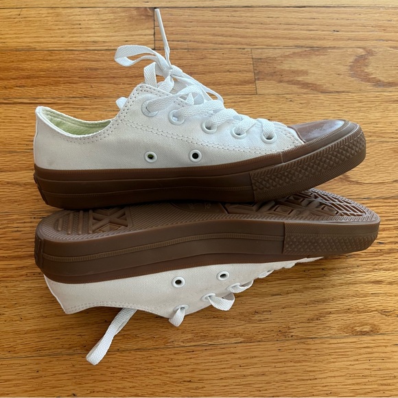 Converse Chuck CTAS II Gum Low Top Canvas Trainers - Picture 2 of 7